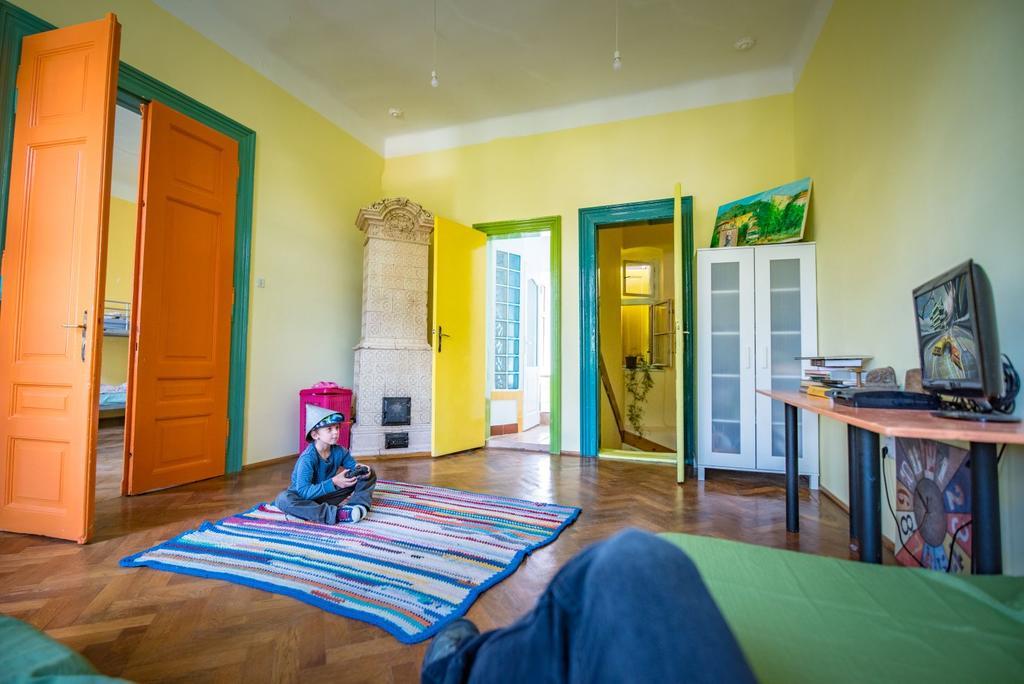 Mountain Tale Hostel Brasov Exterior photo