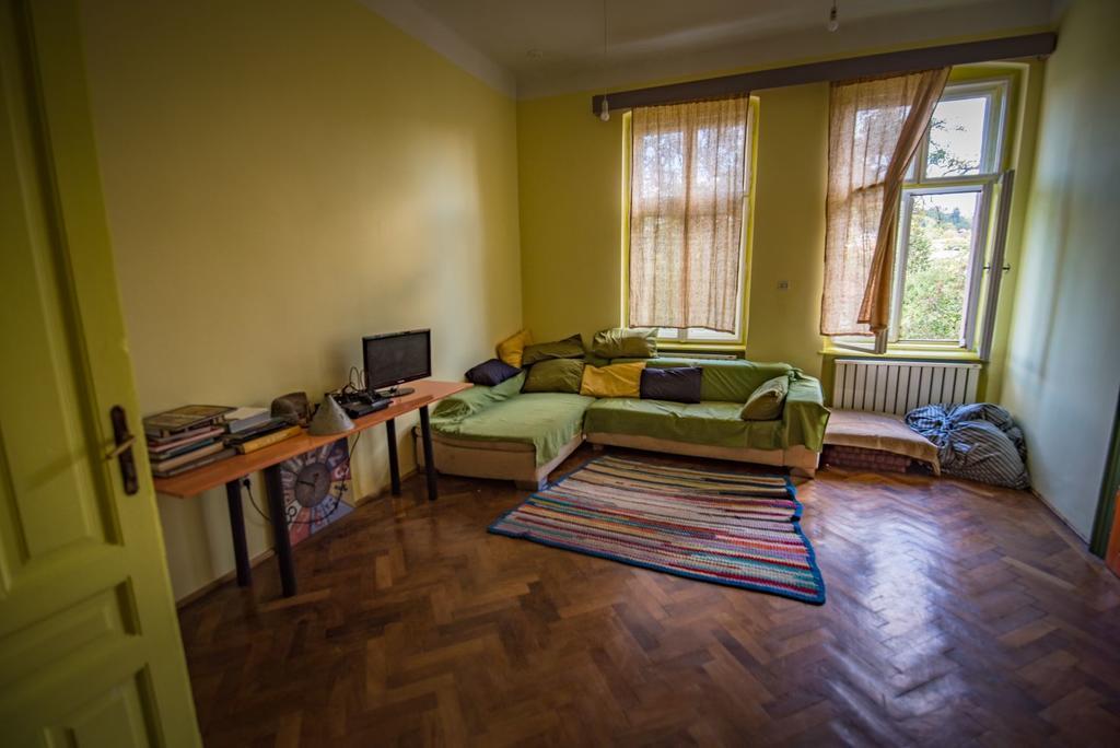 Mountain Tale Hostel Brasov Exterior photo