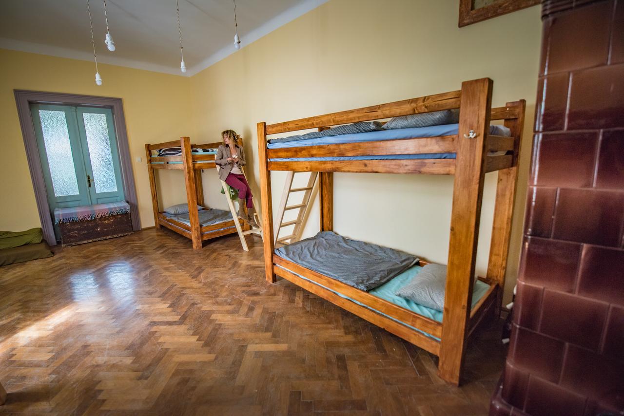 Mountain Tale Hostel Brasov Exterior photo