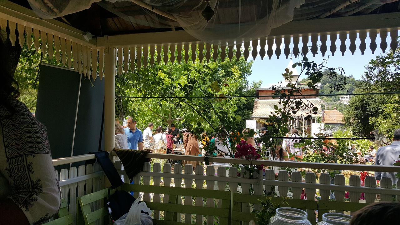 Mountain Tale Hostel Brasov Exterior photo