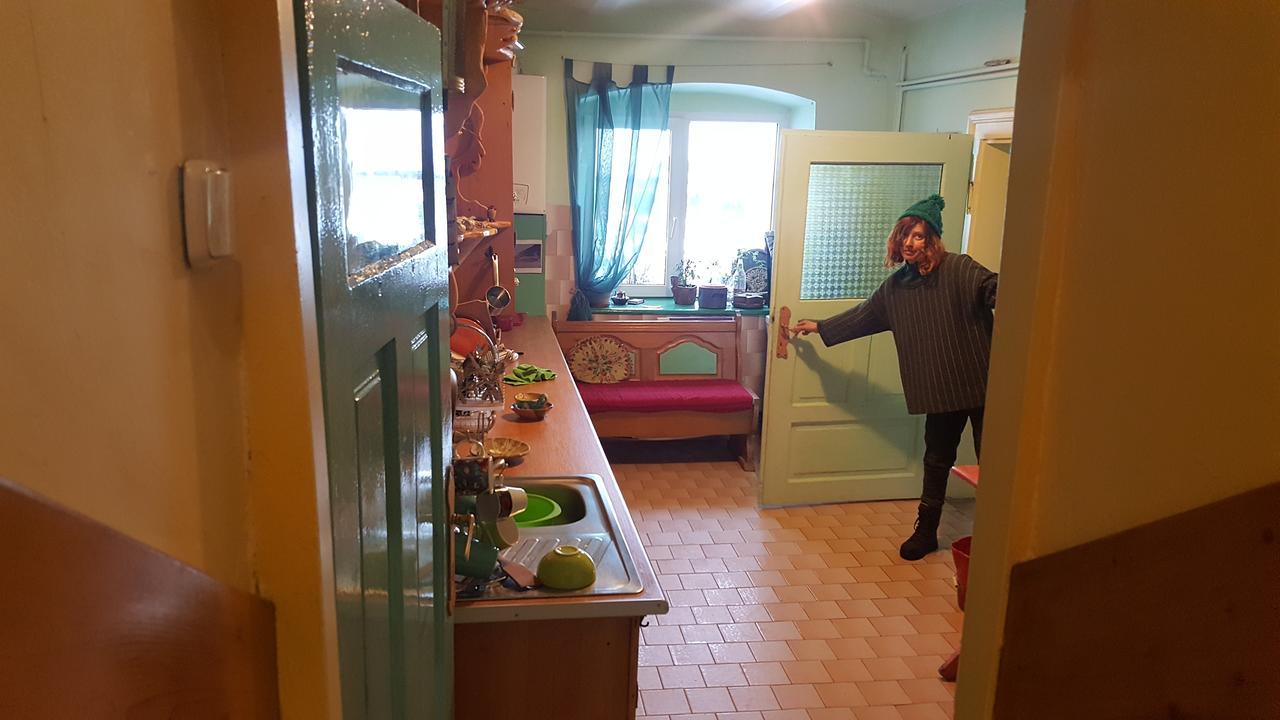 Mountain Tale Hostel Brasov Room photo