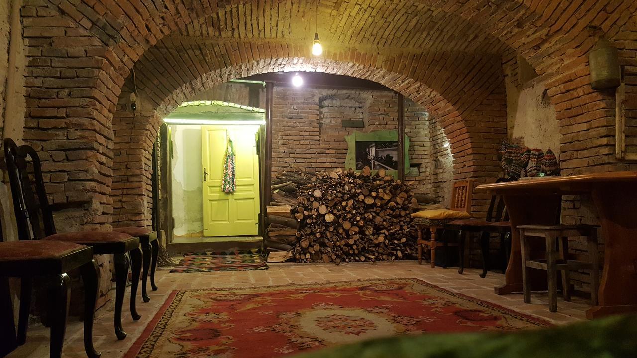 Mountain Tale Hostel Brasov Exterior photo