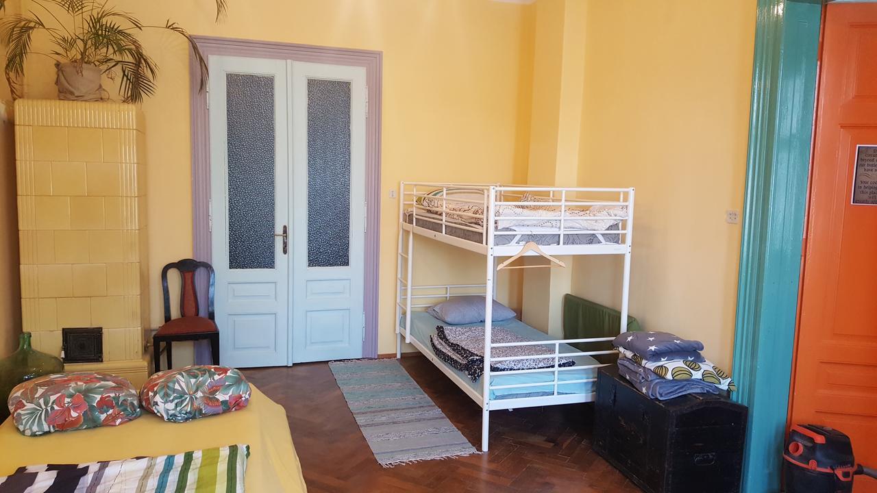 Mountain Tale Hostel Brasov Exterior photo