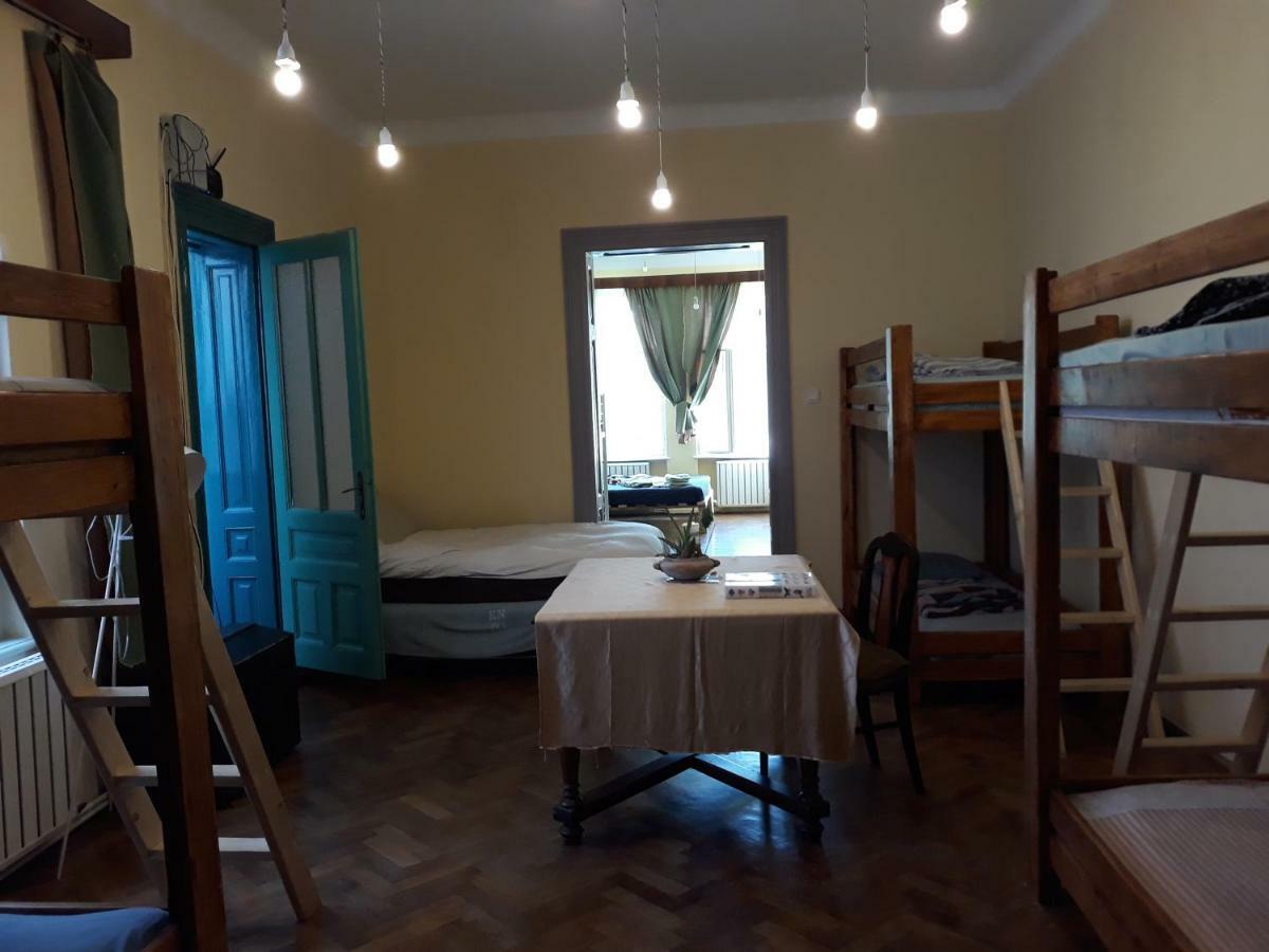 Mountain Tale Hostel Brasov Exterior photo